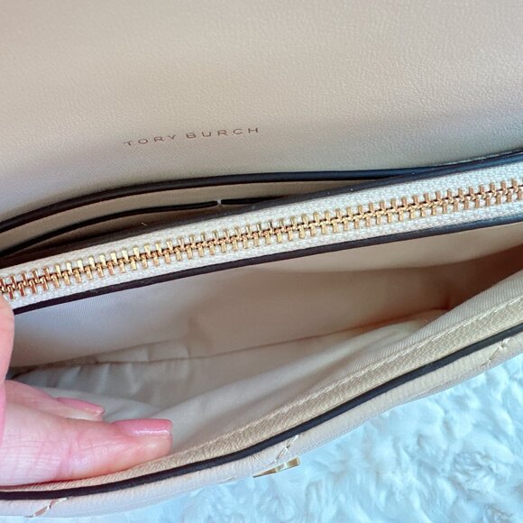 Tory Burch Kira Chevron Chain Wallet in Color New Cream - Picture 14 of 15